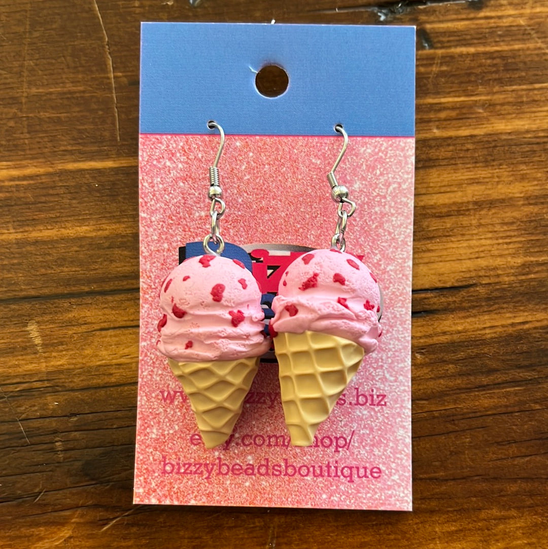 STRAWBERRY ICE CREAM CLAY EARRINGS