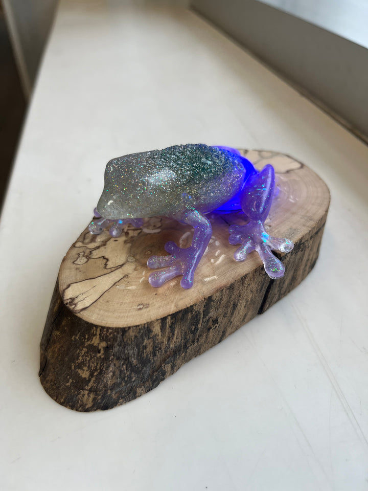 RESIN LIGHT - LARGE FROG